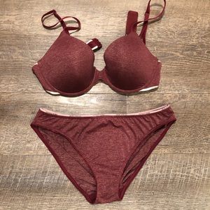 Victoria’s Secret set never worn